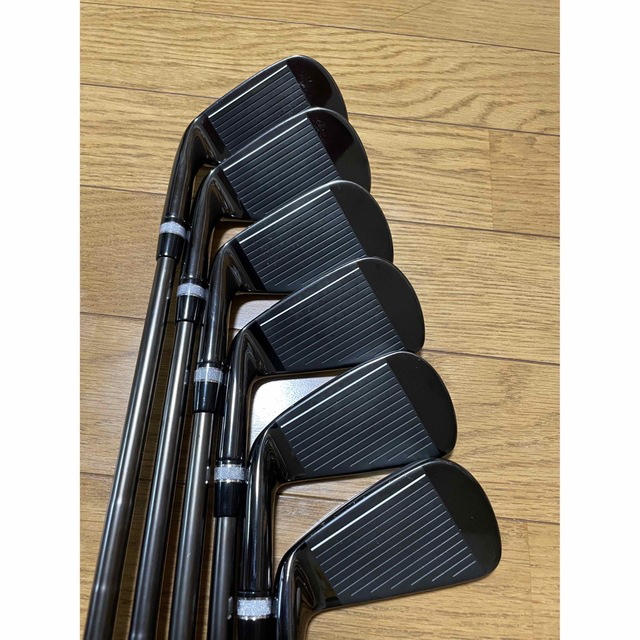 TaylorMade(テーラーメイド)のTaylorMade（テーラーメイド）／P790／ブラック／アイアンセット スポーツ/アウトドアのゴルフ(クラブ)の商品写真