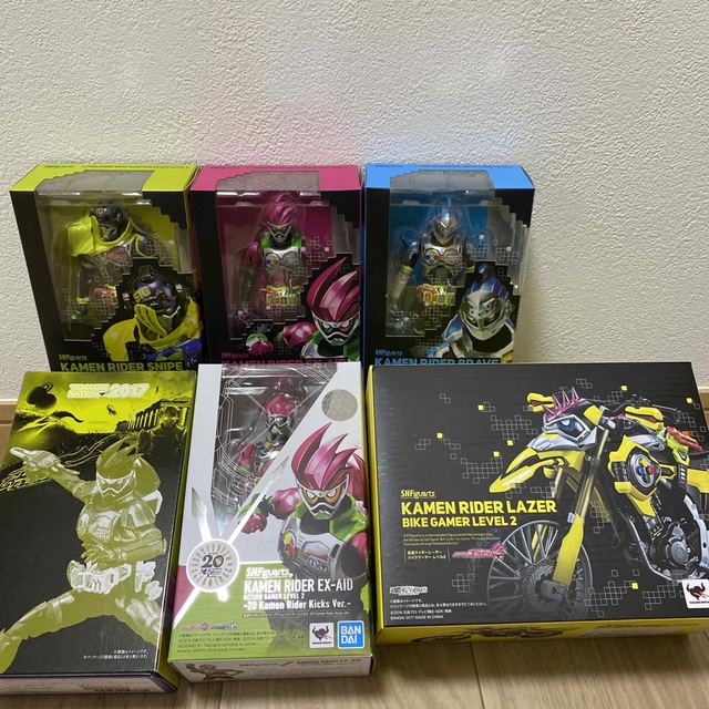 人気商品の 仮面ライダーエグゼイド フィギュアーツ 24体セット 特撮