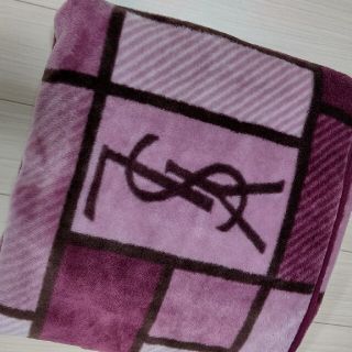 Yves Saint Laurent(毛布)のフリマアイテム一覧 Yves Saint Laurent(毛布)のフリマアイテム一覧
