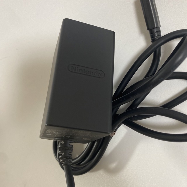 Nintendo Switch(ニンテンドースイッチ)のSwitch 充電器　純正　任天堂 エンタメ/ホビーのゲームソフト/ゲーム機本体(その他)の商品写真
