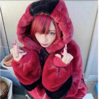 レフレム(REFLEM)のTRAVAS TOKYO Drip Logo Faux Fur Hoodie新品(パーカー)