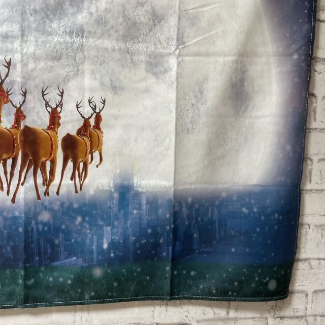 ⑤ クリスマス タペストリー 夜空 キラキラ サンタクロース 月 風景 インテリア/住まい/日用品のカーテン/ブラインド(その他)の商品写真