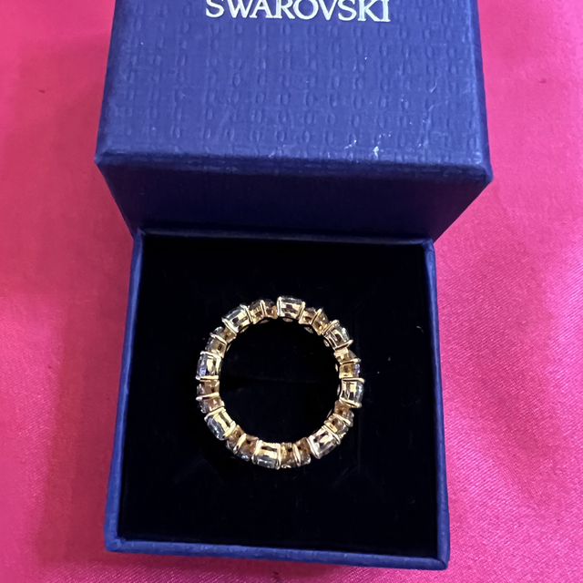 SWAROVSKI(スワロフスキー)のSWAROSKI もちろん本物✨年内売り切りたい‼️ レディースのアクセサリー(リング(指輪))の商品写真