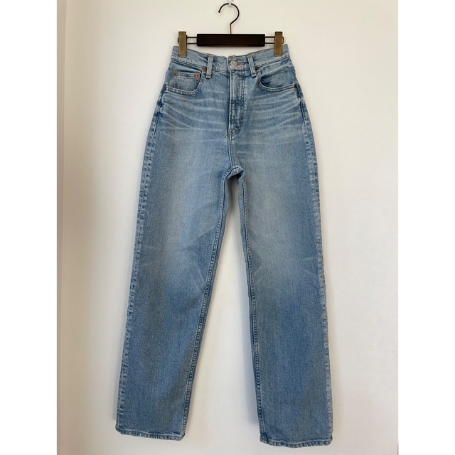 moussy(マウジー)のMOUSSY PLAIN JEANS STRAIGHT 25 レディースのパンツ(デニム/ジーンズ)の商品写真