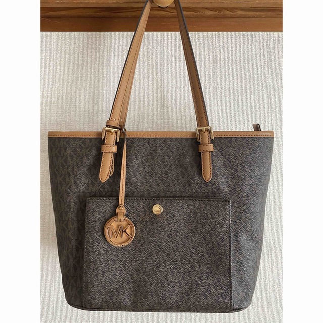 Michael Kors(マイケルコース)の【美品】【即日発送】マイケルコース　多収納　小さめトートバッグ レディースのバッグ(トートバッグ)の商品写真