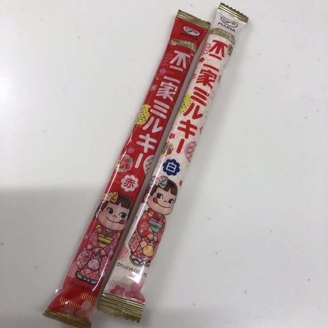 不二家(フジヤ)の不二家　ミルキー　千歳飴　 食品/飲料/酒の食品(菓子/デザート)の商品写真