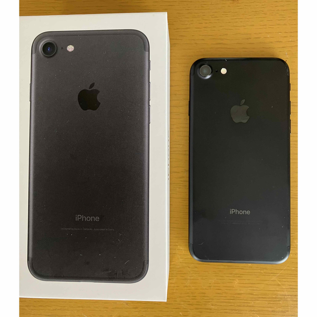 iPhone(アイフォーン)のiPhone 7 32GB スマホ/家電/カメラのスマートフォン/携帯電話(スマートフォン本体)の商品写真