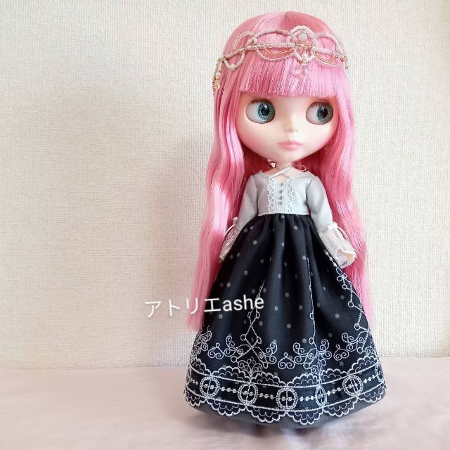 ハンドメイド「クロスリボンのチュールレースドレス」ネオ ハンドメイド「クロスリボンのチュールレースドレス」ネオ