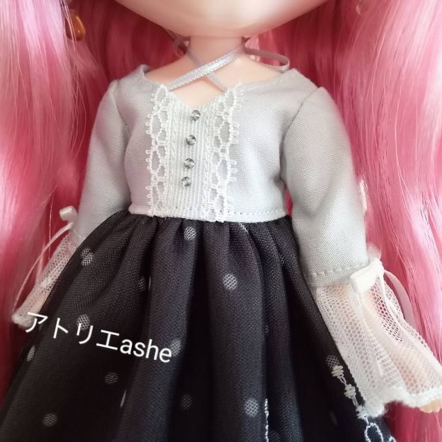 ハンドメイド「クロスリボンのチュールレースドレス」ネオ ハンドメイド「クロスリボンのチュールレースドレス」ネオ