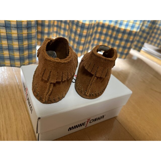 Minnetonka(ミネトンカ)のミネトンカ　ベビーブーツ キッズ/ベビー/マタニティのベビー靴/シューズ(~14cm)(ブーツ)の商品写真