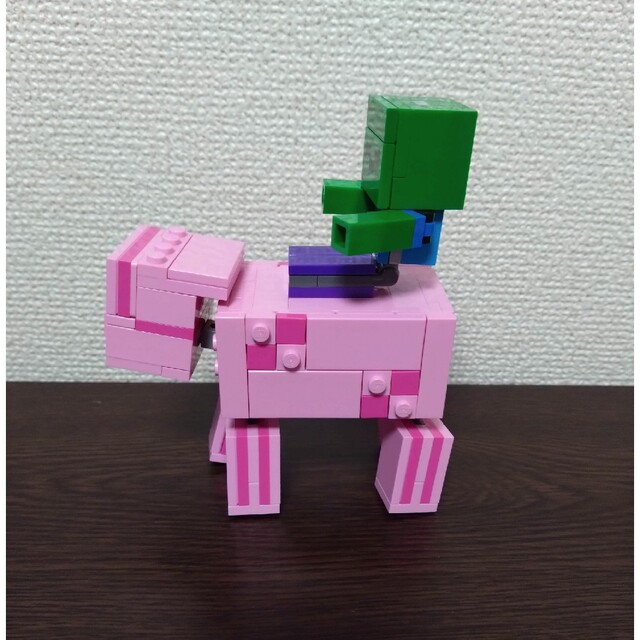 Lego(レゴ)のレゴ　マイクラ　ビッグフィグ　ブタとベビーゾンビ キッズ/ベビー/マタニティのおもちゃ(積み木/ブロック)の商品写真