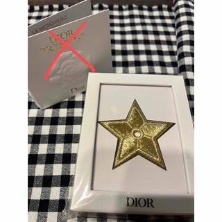 ディオール(Dior)のDIOR スターブローチ　新品未使用　(ブローチ/コサージュ)