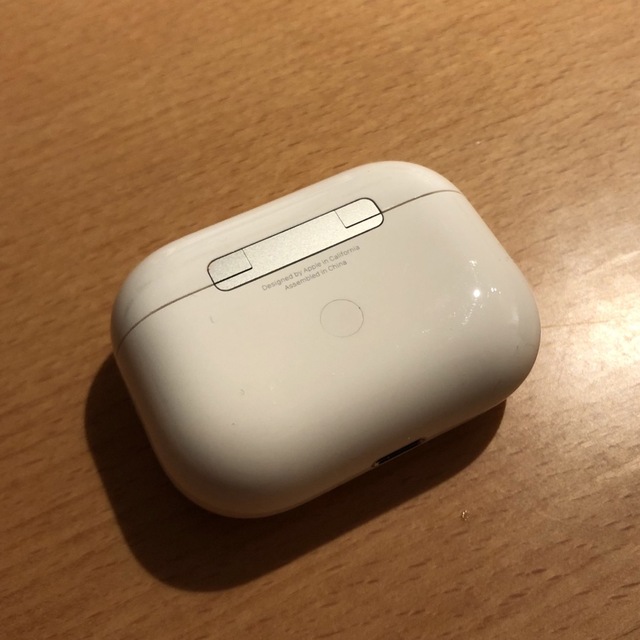 Apple(アップル)のAirPods Pro スマホ/家電/カメラのオーディオ機器(ヘッドフォン/イヤフォン)の商品写真