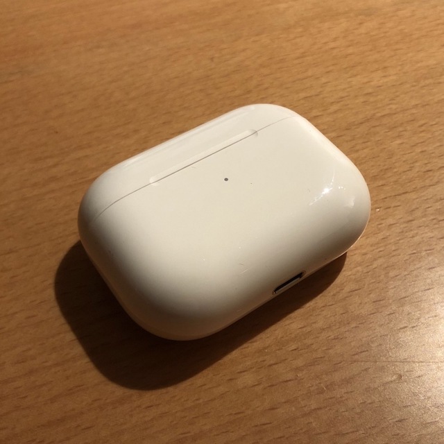 Apple(アップル)のAirPods Pro スマホ/家電/カメラのオーディオ機器(ヘッドフォン/イヤフォン)の商品写真