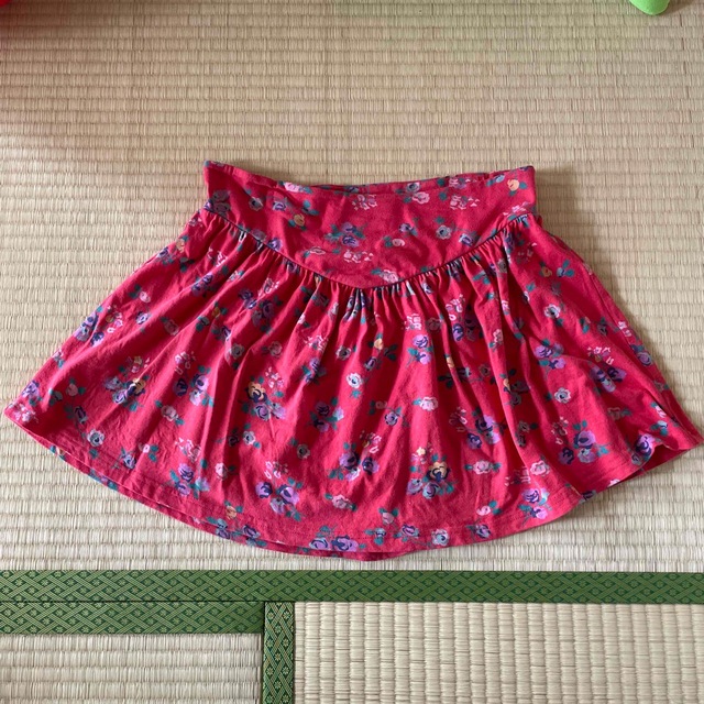 FOREVER 21(フォーエバートゥエンティーワン)のForever21 花柄ミニスカート レディースのスカート(ミニスカート)の商品写真