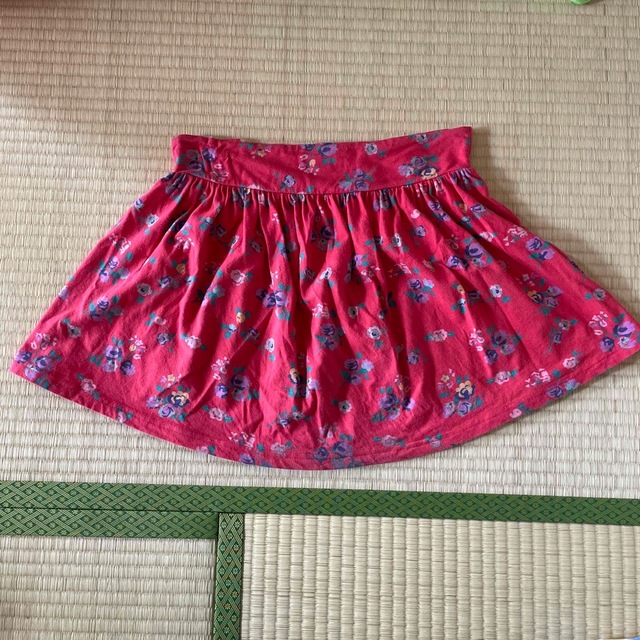 FOREVER 21(フォーエバートゥエンティーワン)のForever21 花柄ミニスカート レディースのスカート(ミニスカート)の商品写真