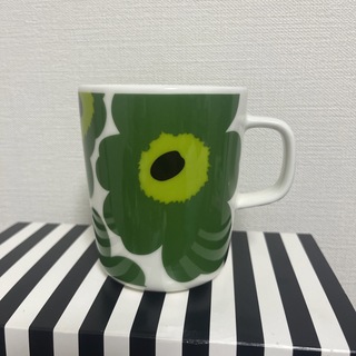marimekko - 未使用新品　廃盤カラー　マリメッコ　ウニッコ    グリーン　マグカップ