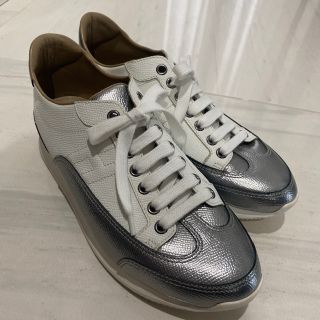 エルメス(Hermes)の値下げ‼️エルメス　白×シルバー　スニーカー37.5(スニーカー)