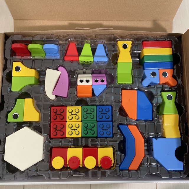 ピタゴラス  キューブ　すごいのできた！　44ピース　ピープル　マグネット　磁石 キッズ/ベビー/マタニティのおもちゃ(知育玩具)の商品写真