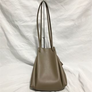 超美品◎ショルダーバッグ　グレージュ　鞄　バッグ(ショルダーバッグ)