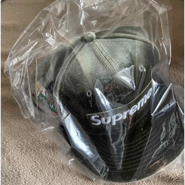 Supreme(シュプリーム)のSupreme Velour Box Logo New Era Olive メンズの帽子(キャップ)の商品写真