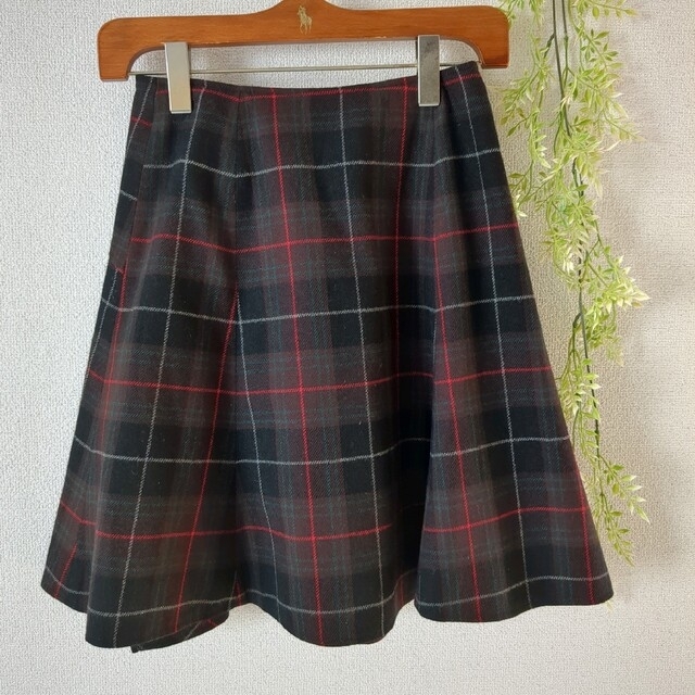 Yorkland(ヨークランド)の美品♪Yorkland ヨークランド フレア チェック 巻きスカート レディースのスカート(ひざ丈スカート)の商品写真