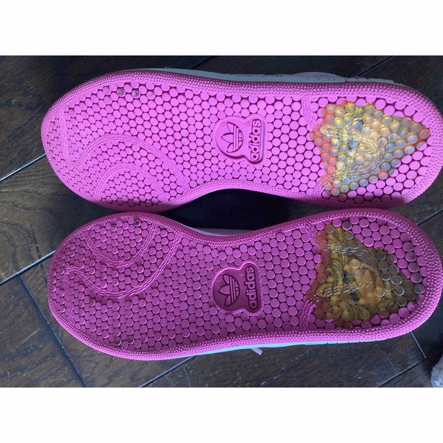 adidas(アディダス)のadidas adicolor アディカラー Miss Piggy スニーカー レディースの靴/シューズ(スニーカー)の商品写真