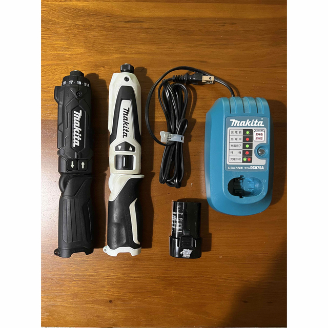 Makita(マキタ)のマキタ　充電式ペンドライバ2種&充電池&充電器セット 自動車/バイクのバイク(工具)の商品写真