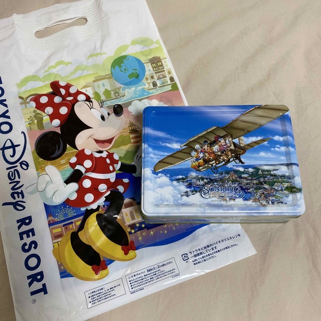 Disney(ディズニー)の【新品・袋付き♡】ソアリン　クッキー缶 エンタメ/ホビーのおもちゃ/ぬいぐるみ(キャラクターグッズ)の商品写真