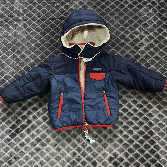 patagonia  キッズ　アウター　ボア　リバーシブル　　2Tキッズ服男の子用(90cm~)