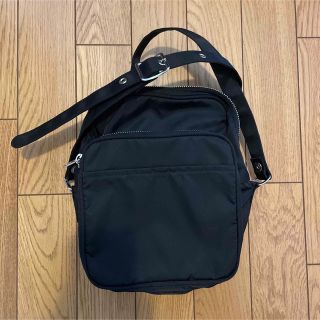 BLACK COMME des GARCONS(ショルダーバッグ)のフリマアイテム一覧 BLACK COMME des GARCONS(ショルダーバッグ)のフリマアイテム一覧