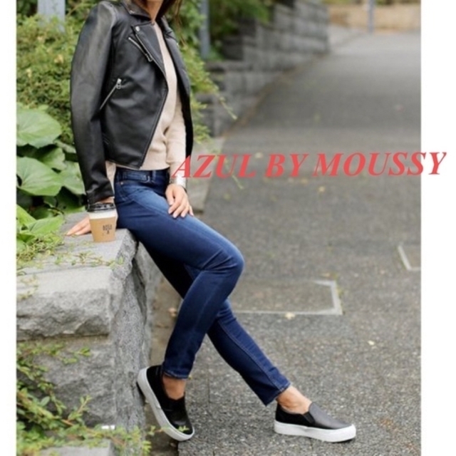 AZUL by moussy(アズールバイマウジー)のAZUL BY MOUSSY スムースタッチデニムスキニー　23inch レディースのパンツ(デニム/ジーンズ)の商品写真