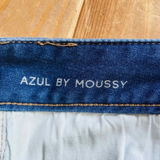 AZUL by moussy(アズールバイマウジー)のAZUL BY MOUSSY スムースタッチデニムスキニー　23inch レディースのパンツ(デニム/ジーンズ)の商品写真