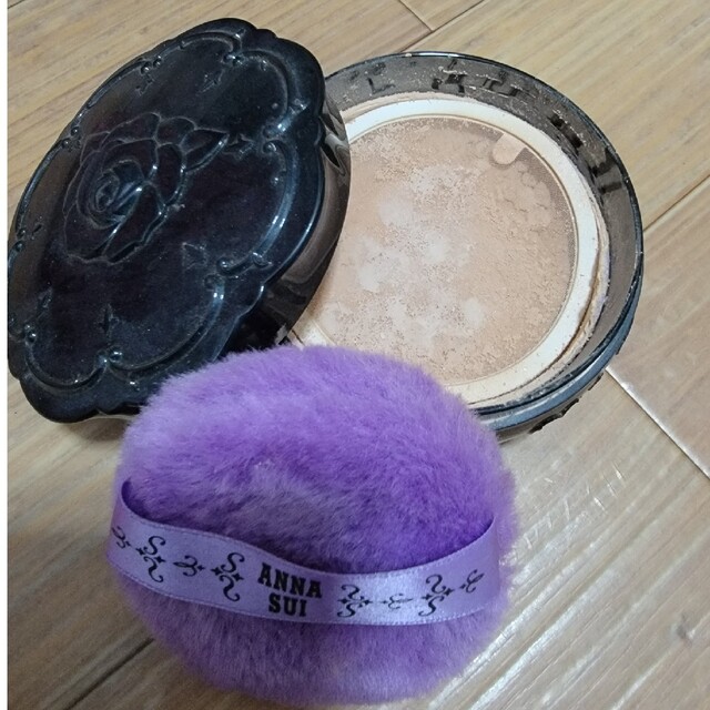 ANNA SUI(アナスイ)のANNA SUIアナスイ　ルースパウダー701 コスメ/美容のベースメイク/化粧品(フェイスパウダー)の商品写真