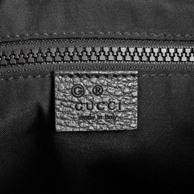 Gucci(グッチ)のグッチ GGナイロン レザー ショルダーバッグ 斜め掛け ブラック 黒 449184 GUCCI（未使用　展示品） レディースのバッグ(ショルダーバッグ)の商品写真