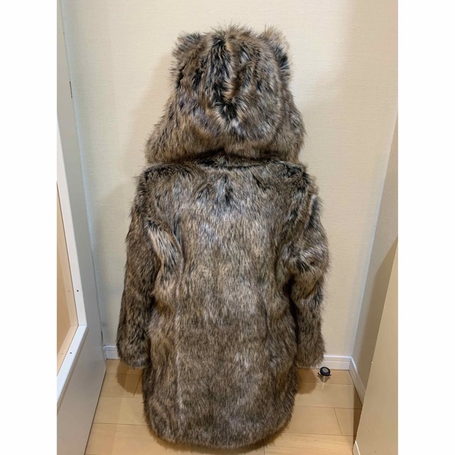 【美品】SPIRIT HOODS 猫耳フードつきフェイクファーコート ウルフ レディースのジャケット/アウター(毛皮/ファーコート)の商品写真