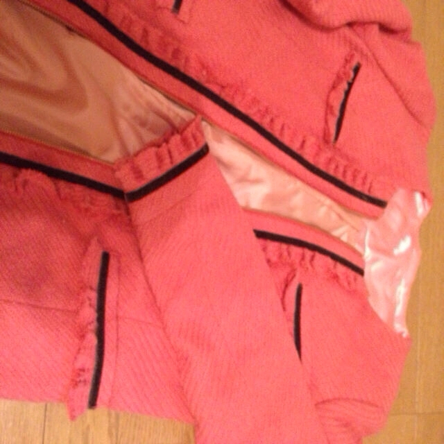値下げ ピンク色ノーカラー春コート レディースのジャケット/アウター(ノーカラージャケット)の商品写真