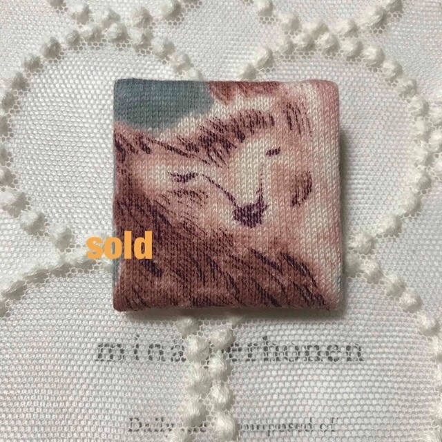 ネコちゃんブローチ☆ミモザ 刺繍 ミナペルホネン リバティ 小物