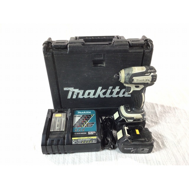 Makita(マキタ)の☆中古品☆ makita マキタ 18V 充電式インパクトドライバ TD147D 白 バッテリー2個(BL1830)付き 充電器(DC18RC)付き 62388 自動車/バイクのバイク(工具)の商品写真