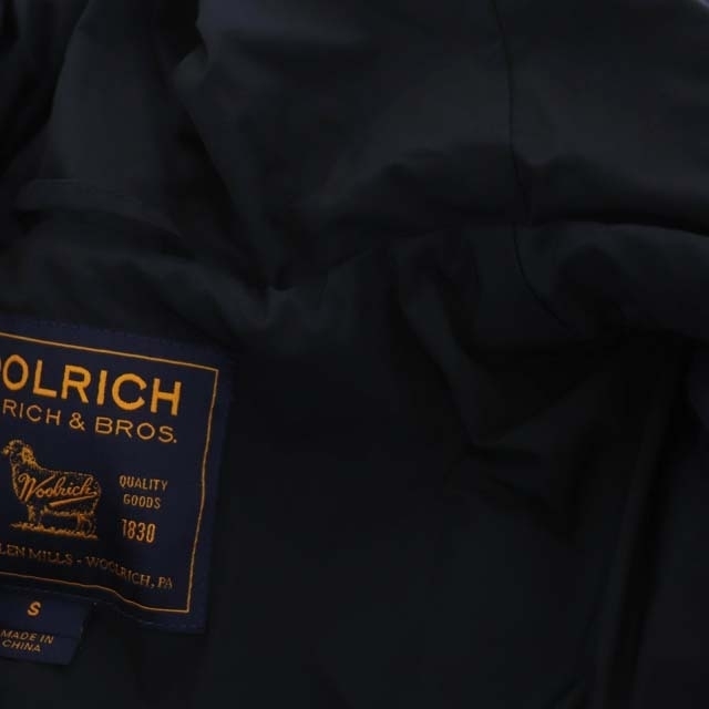 WOOLRICH(ウールリッチ)のウールリッチ ロング ダウンコート アウター ジップアップ 総裏地 S 濃紺 レディースのジャケット/アウター(ダウンコート)の商品写真