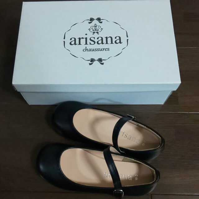 arisana(アリサナ)の新品⭐️19.0  フォーマルシューズ黒  アリサナ キッズ/ベビー/マタニティのキッズ靴/シューズ(15cm~)(フォーマルシューズ)の商品写真