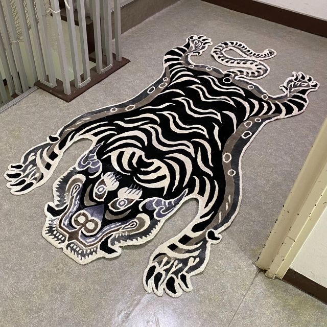 捧呈 本物 シルク Mサイズ チベタンタイガー チベタン チベタンラグ
