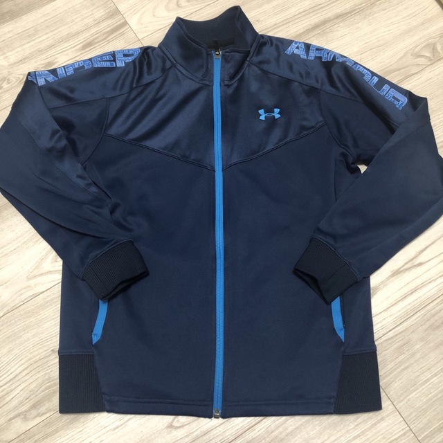 UNDER ARMOUR(アンダーアーマー)のアンダーアーマー　ジャージ140〜150cm キッズ/ベビー/マタニティのキッズ服男の子用(90cm~)(ジャケット/上着)の商品写真