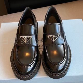 プラダ ローファー/革靴(レディース)(エナメル)の通販 100点以上