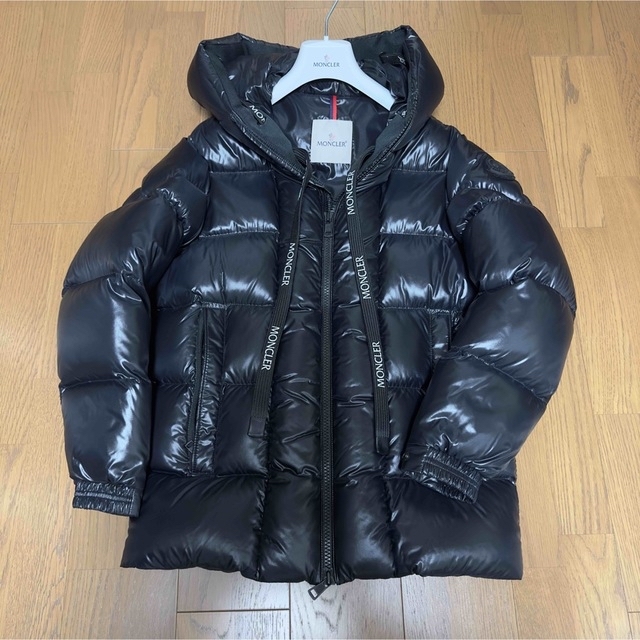 MONCLER モンクレール　ダウン