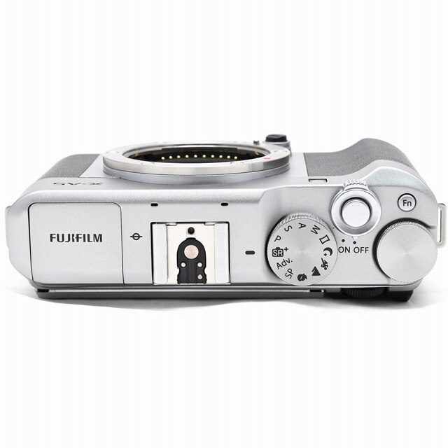 富士フイルム(フジフイルム)のFUJIFILM X-A5 ボディ シルバー スマホ/家電/カメラのカメラ(ミラーレス一眼)の商品写真