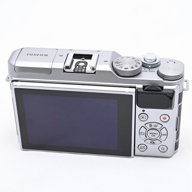 富士フイルム(フジフイルム)のFUJIFILM X-A5 ボディ シルバー スマホ/家電/カメラのカメラ(ミラーレス一眼)の商品写真