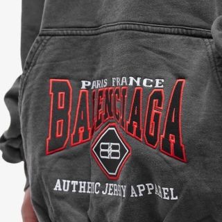 バレンシアガ(Balenciaga)のバレンシアガ　オーバーサイズ　パーカー(パーカー)