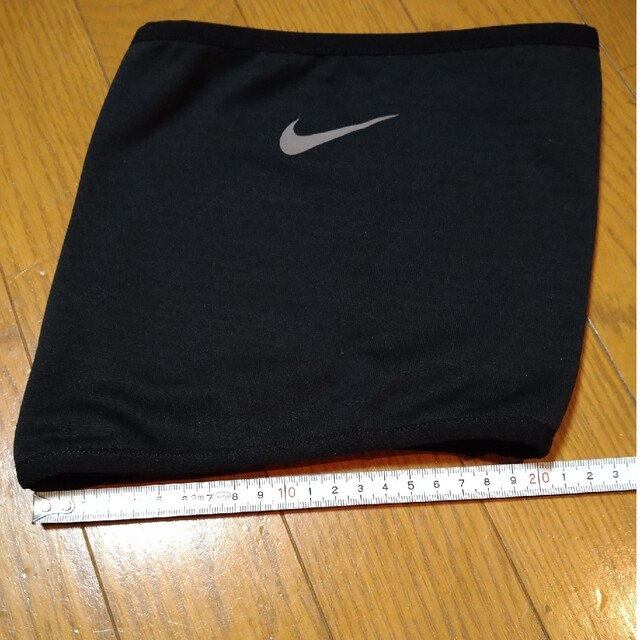 NIKE(ナイキ)の☆美品☆ナイキNIKEあったか ネックウォーマー黒反射 リフレクター付　メンズ メンズのファッション小物(ネックウォーマー)の商品写真