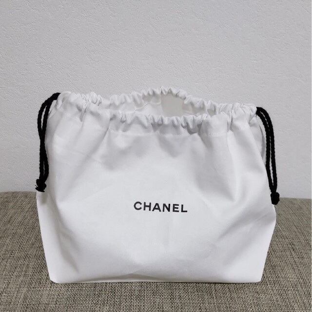 CHANEL(シャネル)のCHANEL  巾着ポーチ　ノベルティ 巾着袋 エンタメ/ホビーのコレクション(ノベルティグッズ)の商品写真